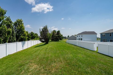 Tiny photo for 16 Stonehouse Court, Bloomington, IL 61705 (MLS # 12713584)