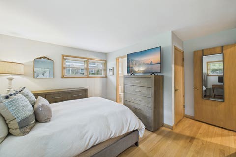 Tiny photo for 203 S Edward Street, Mount Prospect, IL 60056 (MLS # 12705386)