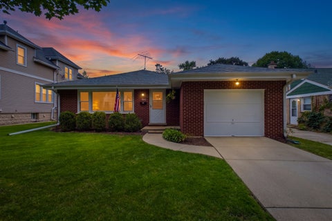 Tiny photo for 203 S Edward Street, Mount Prospect, IL 60056 (MLS # 12705386)