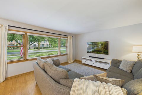 Tiny photo for 203 S Edward Street, Mount Prospect, IL 60056 (MLS # 12705386)