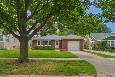 Tiny photo for 203 S Edward Street, Mount Prospect, IL 60056 (MLS # 12705386)
