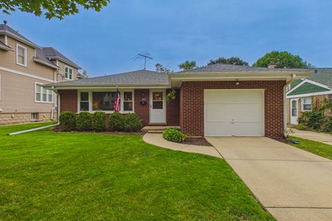 Photo of 203 S Edward Street, Mount Prospect, IL 60056 (MLS # 12705386)