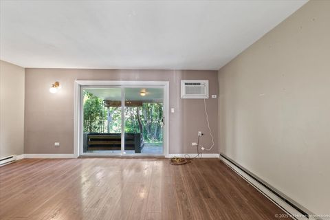 Tiny photo for 7526 S Cork Avenue #7526, Justice, IL 60458 (MLS # 12416737)