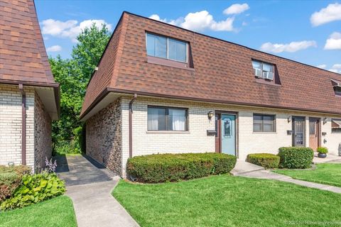 Tiny photo for 7526 S Cork Avenue #7526, Justice, IL 60458 (MLS # 12416737)