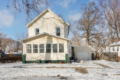 Photo of 813 W Jefferson Street, Bloomington, IL 61701 (MLS # 12555159)
