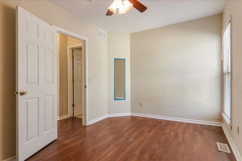 Tiny photo for 813 W Jefferson Street, Bloomington, IL 61701 (MLS # 12555159)