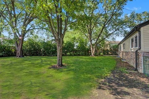 Tiny photo for 1704 S Highland Avenue, Arlington Heights, IL 60005 (MLS # 12689341)