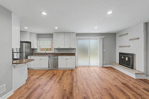 Tiny photo for 1704 S Highland Avenue, Arlington Heights, IL 60005 (MLS # 12689341)