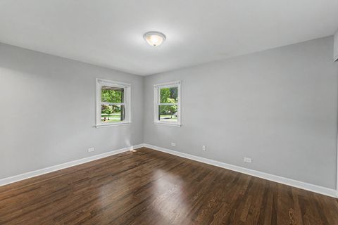 Tiny photo for 1704 S Highland Avenue, Arlington Heights, IL 60005 (MLS # 12689341)