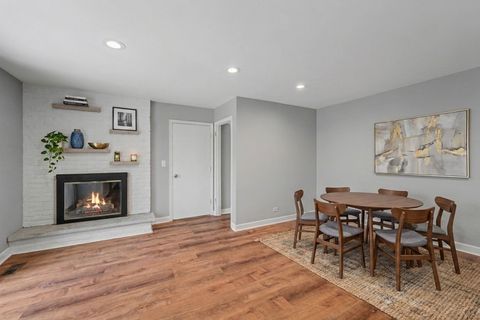 Tiny photo for 1704 S Highland Avenue, Arlington Heights, IL 60005 (MLS # 12689341)