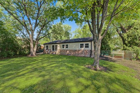Tiny photo for 1704 S Highland Avenue, Arlington Heights, IL 60005 (MLS # 12689341)
