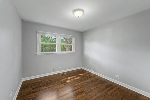 Tiny photo for 1704 S Highland Avenue, Arlington Heights, IL 60005 (MLS # 12689341)