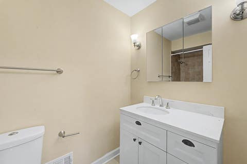 Tiny photo for 1704 S Highland Avenue, Arlington Heights, IL 60005 (MLS # 12689341)