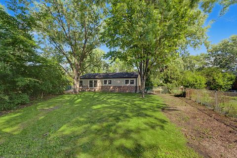 Tiny photo for 1704 S Highland Avenue, Arlington Heights, IL 60005 (MLS # 12689341)