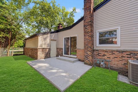 Tiny photo for 1704 S Highland Avenue, Arlington Heights, IL 60005 (MLS # 12689341)