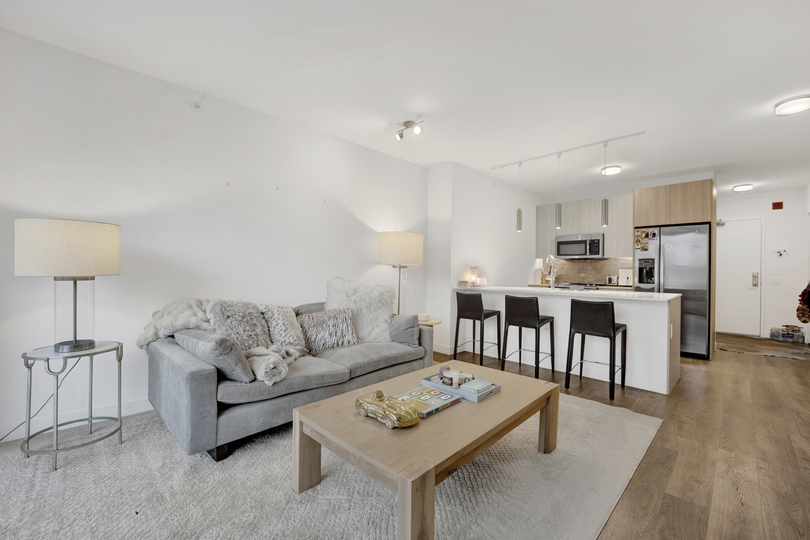 350 N Canal Street 1109