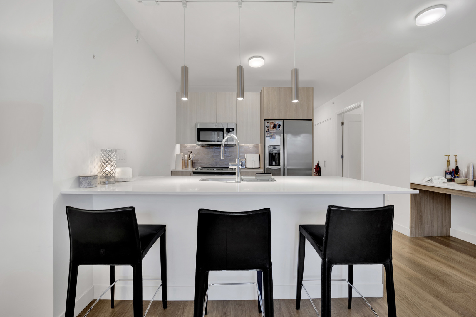 350 N Canal Street 1109