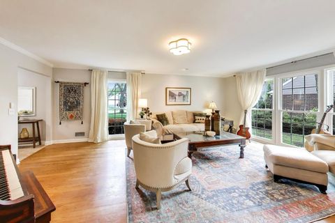 Tiny photo for 2156 Glendale Avenue, Northbrook, IL 60062 (MLS # 12637037)