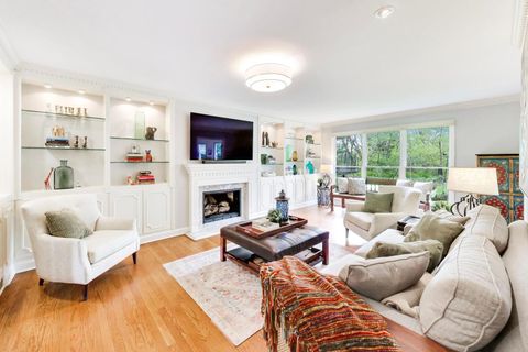 Tiny photo for 2156 Glendale Avenue, Northbrook, IL 60062 (MLS # 12637037)