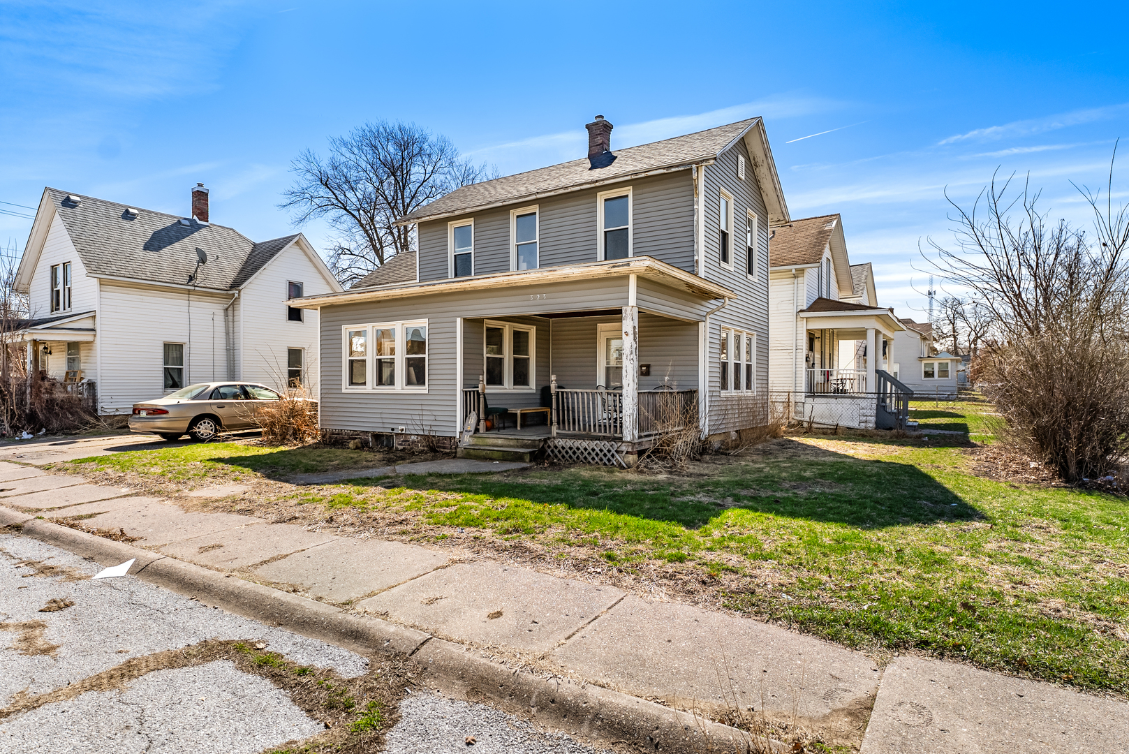 Photo 1 of 7 — 323 W 16th Street, Davenport, IA 52803