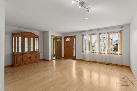 Tiny photo for 6856 W Montrose Avenue, Harwood Heights, IL 60706 (MLS # 12466782)