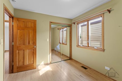 Tiny photo for 6856 W Montrose Avenue, Harwood Heights, IL 60706 (MLS # 12466782)