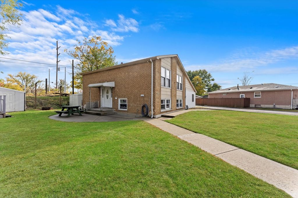 listing image 24