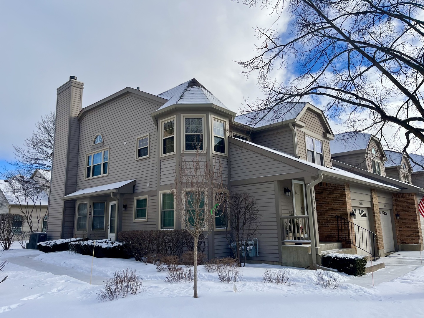 3127 N Daniels Court