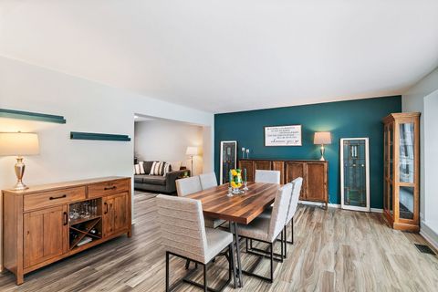 Tiny photo for 325 Stonegate Road, Algonquin, IL 60102 (MLS # 12586035)