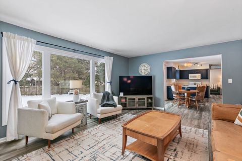 Tiny photo for 325 Stonegate Road, Algonquin, IL 60102 (MLS # 12586035)