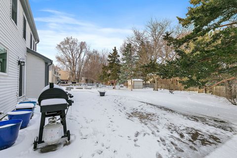 Tiny photo for 325 Stonegate Road, Algonquin, IL 60102 (MLS # 12586035)