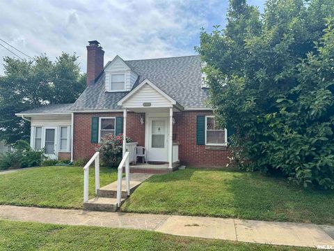 Photo of 215 S JACKSON Street, Harrisburg, IL 62946 (MLS # EB458799)