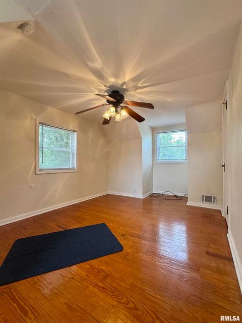 Tiny photo for 215 S JACKSON Street, Harrisburg, IL 62946 (MLS # EB458799)