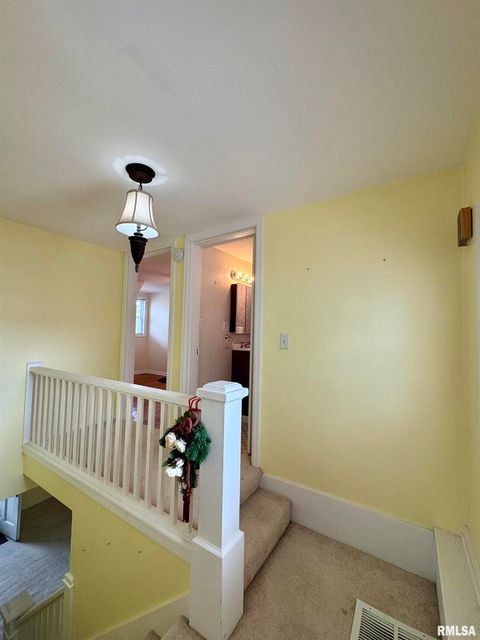 Tiny photo for 215 S JACKSON Street, Harrisburg, IL 62946 (MLS # EB458799)