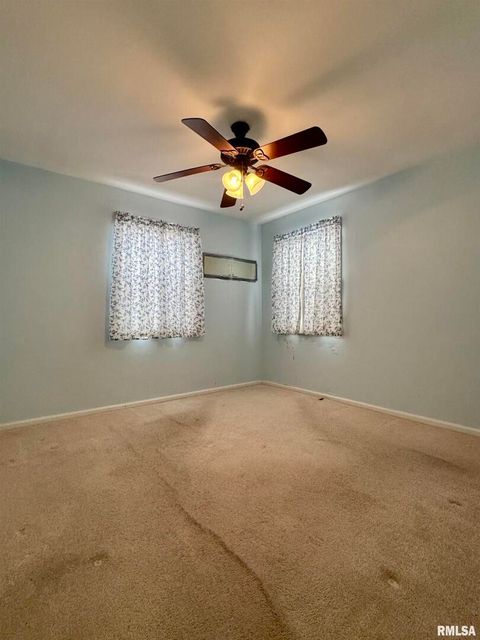 Tiny photo for 215 S JACKSON Street, Harrisburg, IL 62946 (MLS # EB458799)