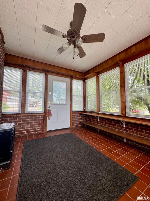 Tiny photo for 215 S JACKSON Street, Harrisburg, IL 62946 (MLS # EB458799)