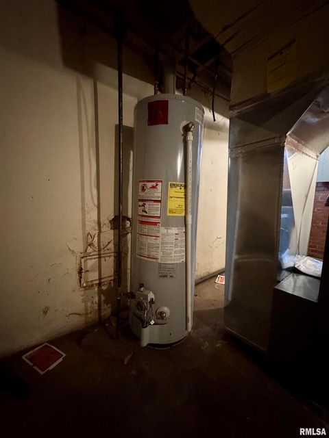 Tiny photo for 215 S JACKSON Street, Harrisburg, IL 62946 (MLS # EB458799)