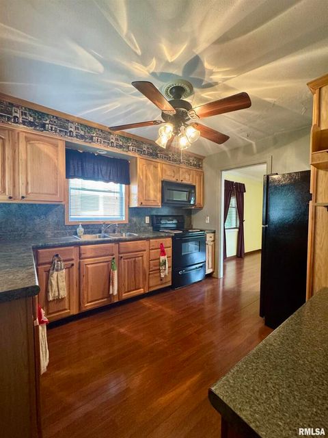 Tiny photo for 215 S JACKSON Street, Harrisburg, IL 62946 (MLS # EB458799)