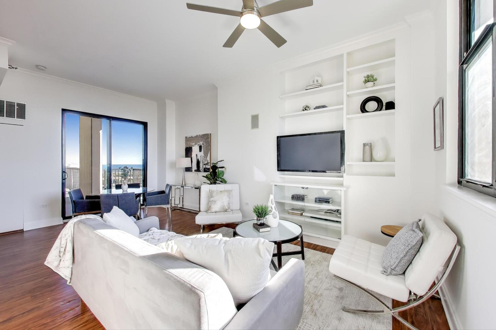 1464 S Michigan Avenue 1605