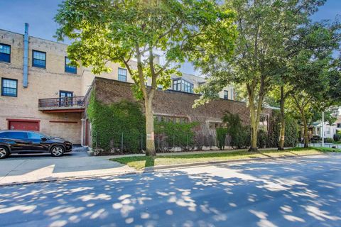 Tiny photo for 1776 W Winnemac Avenue #100, Chicago, IL 60640 (MLS # 12450299)