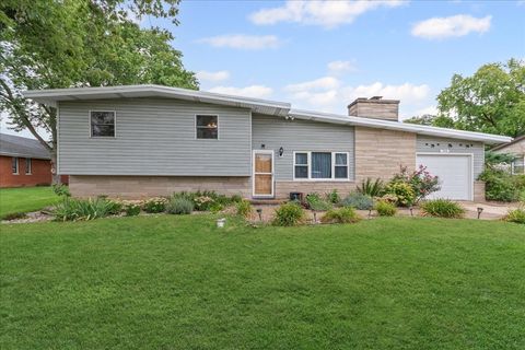 Photo of 704 Helene Street, Shorewood, IL 60404 (MLS # 12593566)