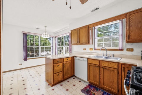 Tiny photo for 63 Jericho Lane #63, Batavia, IL 60510 (MLS # 12662240)