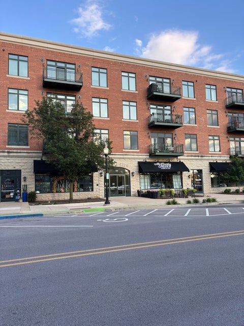 Photo of 140 S River Street #212, Aurora, IL 60506 (MLS # 12689080)