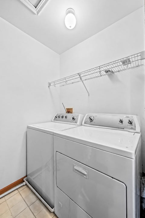 Tiny photo for 289 Nicole Drive #B, South Elgin, IL 60177 (MLS # 12785405)