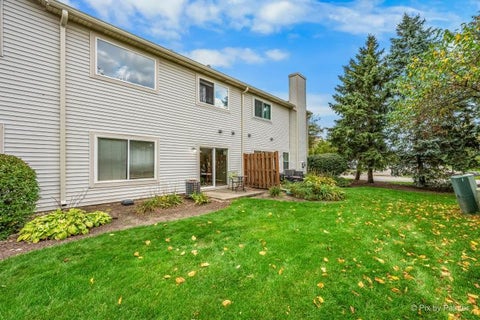 Tiny photo for 289 Nicole Drive #B, South Elgin, IL 60177 (MLS # 12785405)