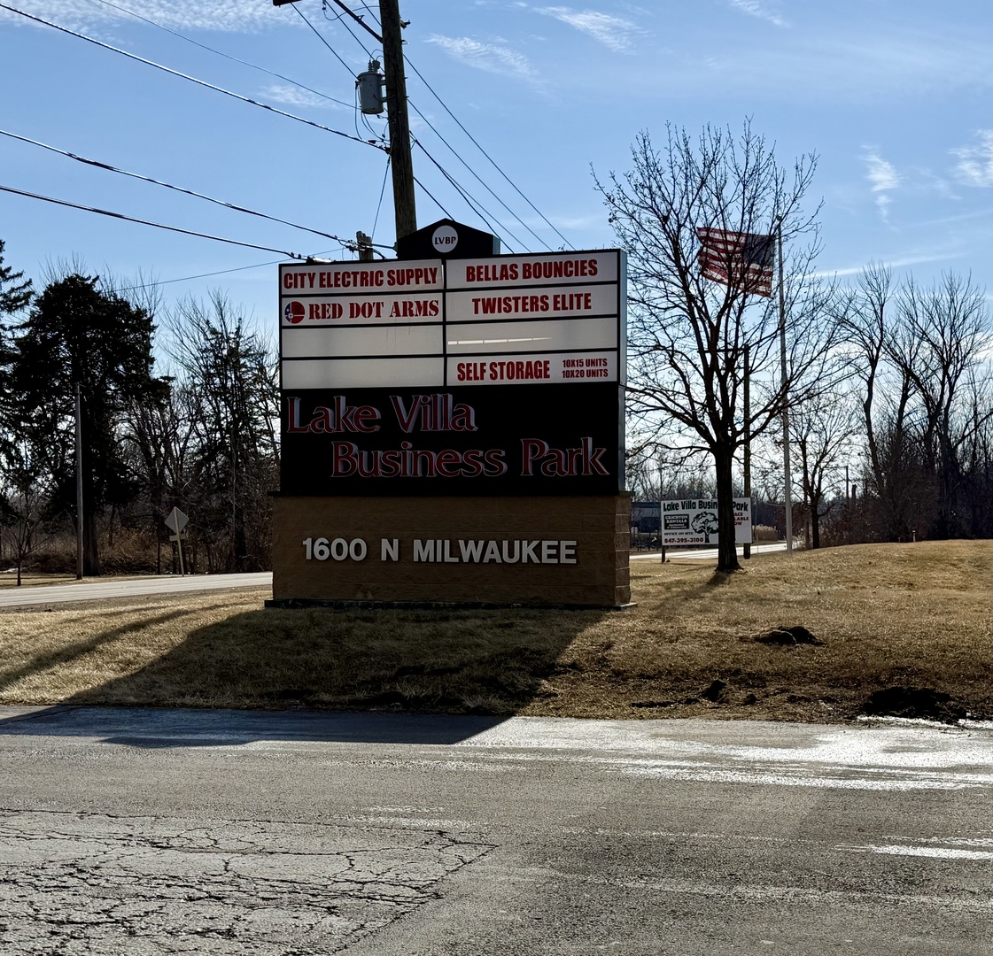 1600 N Milwaukee Avenue 901