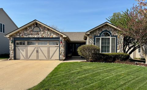 734 Bluejay Circle Elk Grove Village IL 60007
