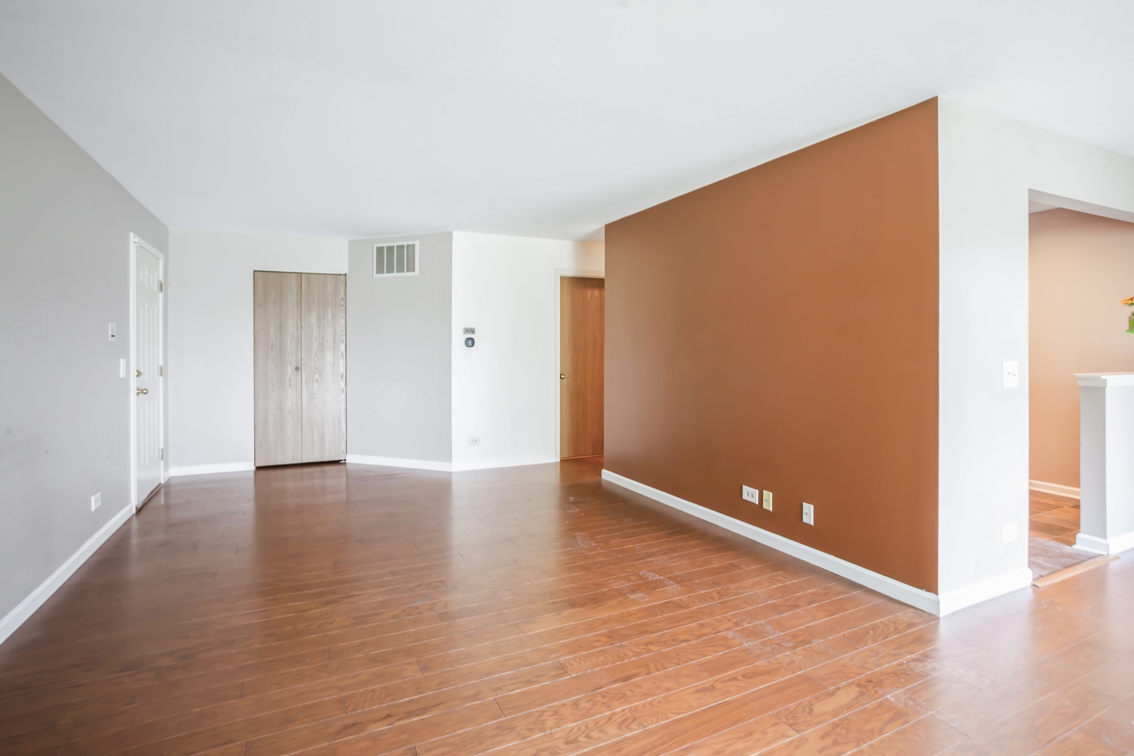196 Camden Court W1