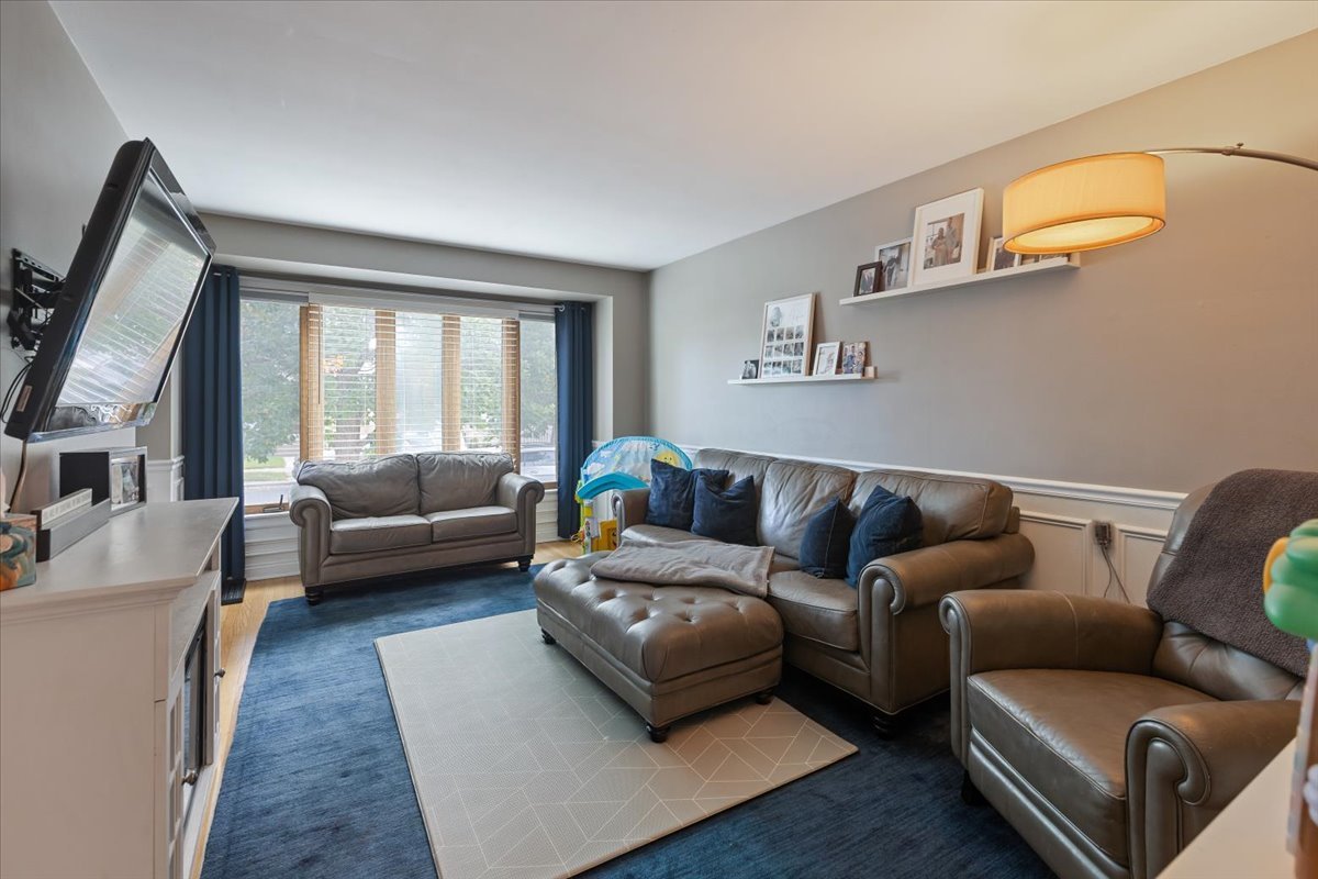 5404 N Natoma Avenue