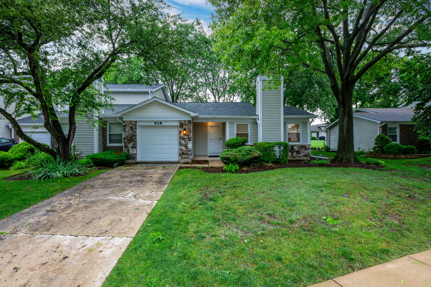 928 COLONY LAKE Drive